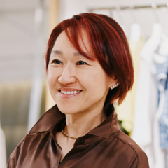 山崎 万里子 氏